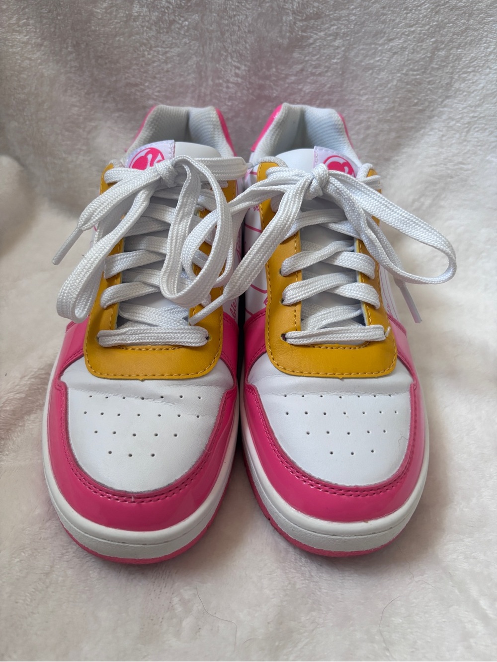 Barbie Low Top Sneakers Women's Size 7 Pink White Logo Lace Up Casual Shoes - Picture 3 of 9